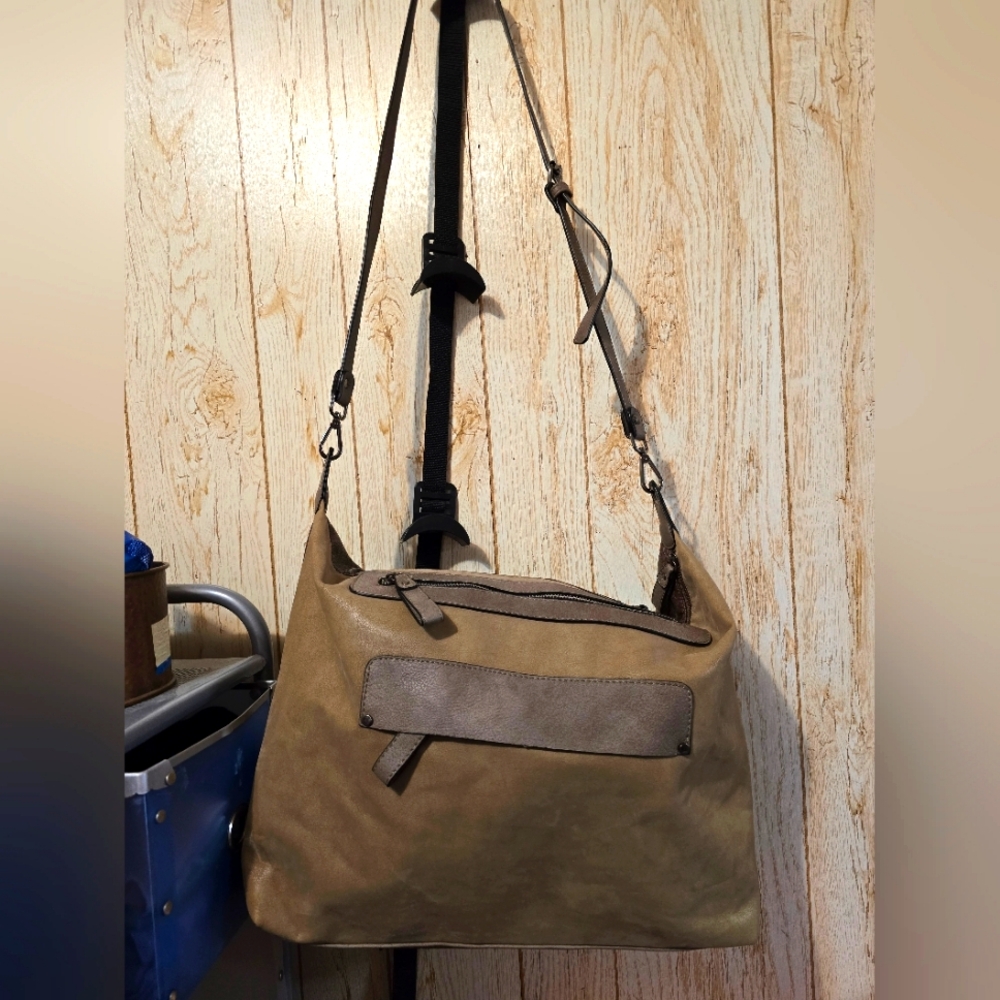 DUFFEL BAG